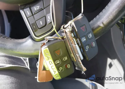 2017 Jaguar Xe 25T Premium z USA, uszkodzony, nr VIN SAJAD4BG8HA971796